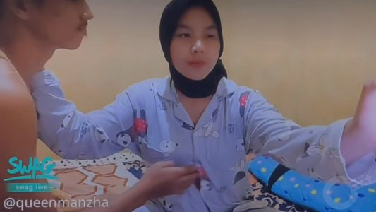 Kembalikan kartu-kartu itu kepada istri tercinta lalu tidur