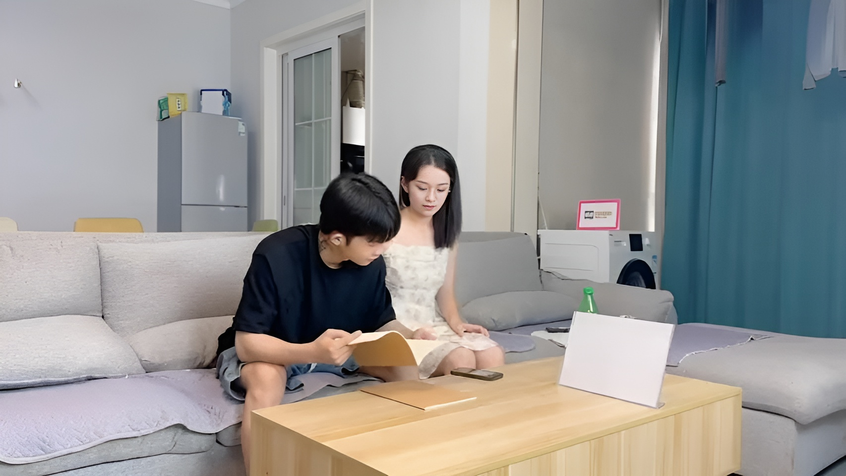ML-7 Saat membaca buku, adik iparku ingin menghisap penisku